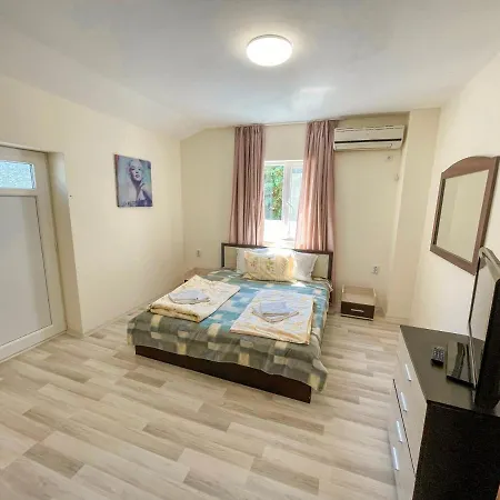 Jackie House Guest house