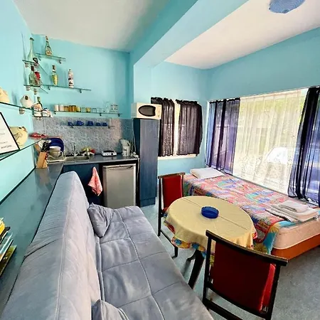 Jackie House فارنا