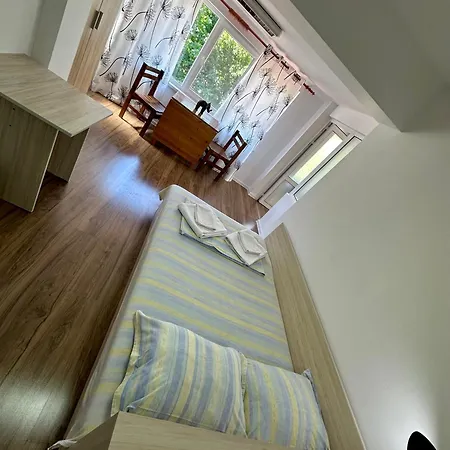 Jackie House בית הארחה