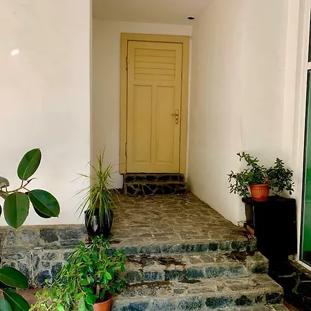 Jackie House 4* فارنا