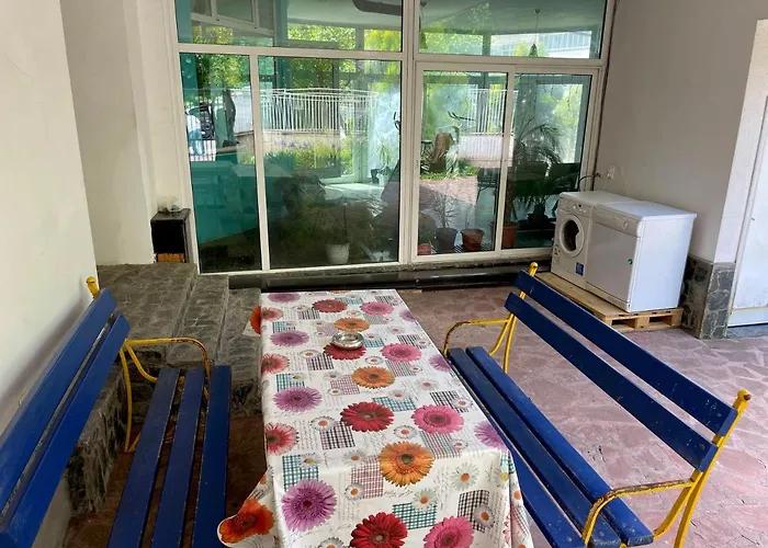 Jackie House בית הארחה וארנה