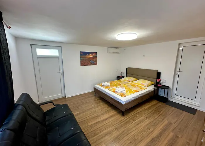 Jackie House בית הארחה