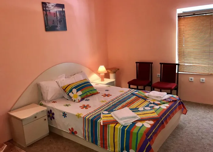 Jackie House בית הארחה וארנה