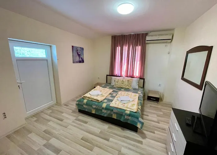 Jackie House 3* Varna